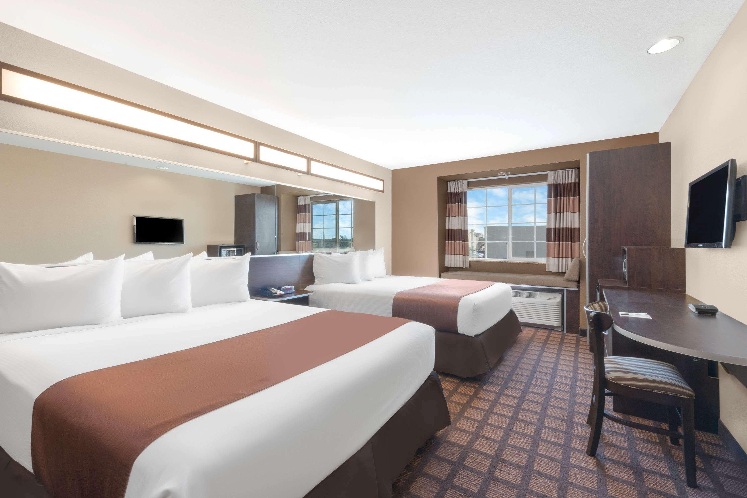 Microtel Inn & Suites By Wyndham Midland Exteriér fotografie