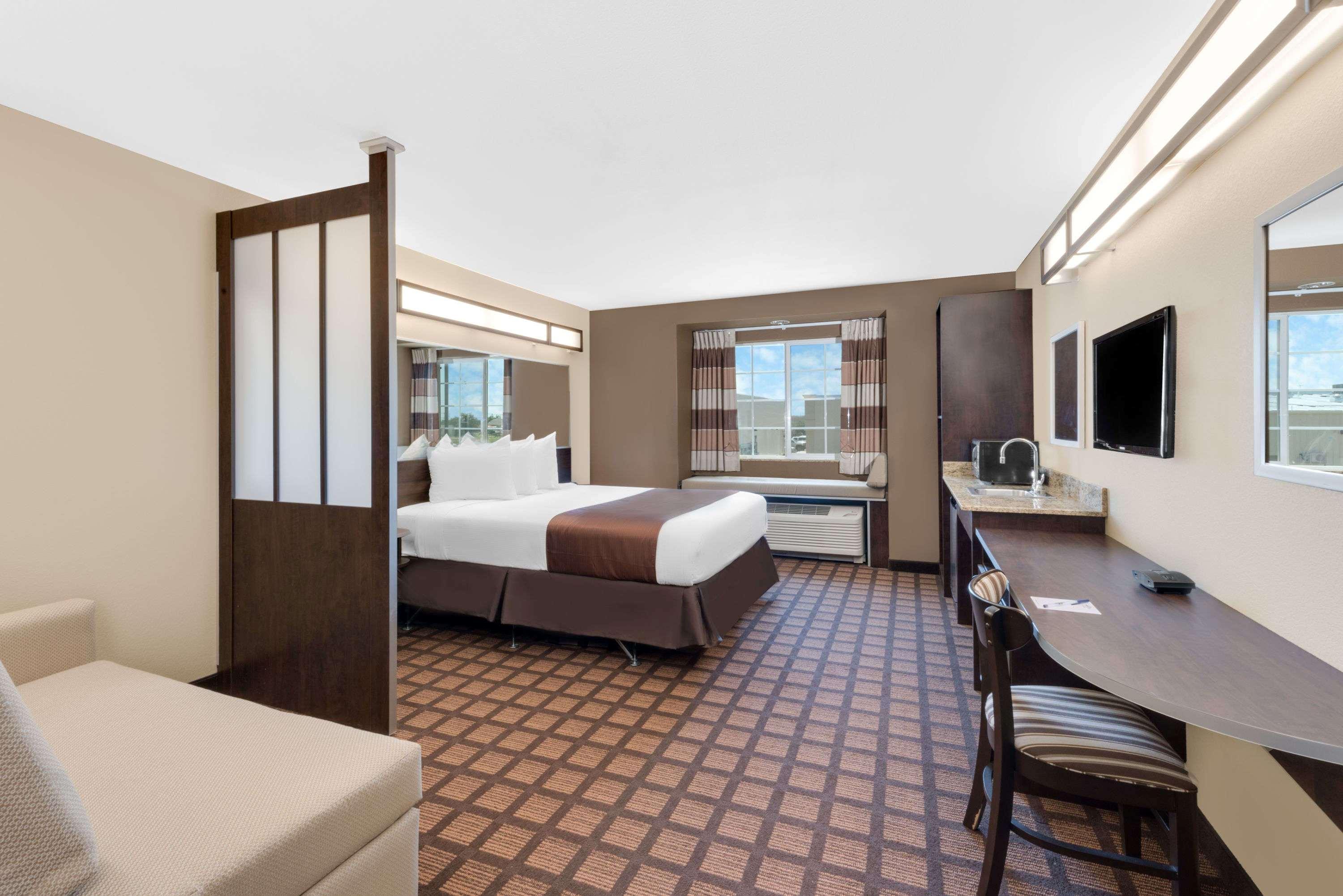 Microtel Inn & Suites By Wyndham Midland Exteriér fotografie