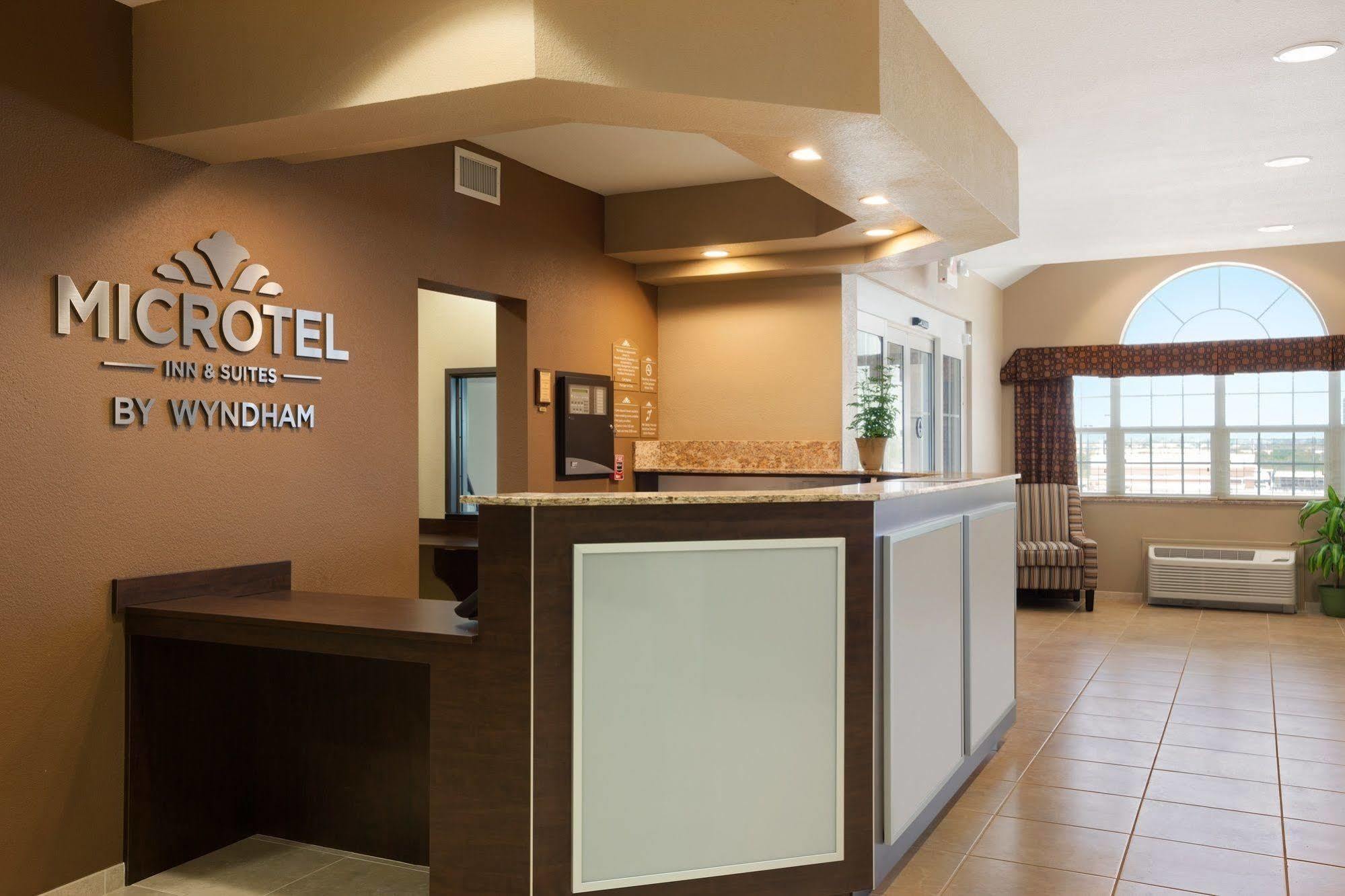 Microtel Inn & Suites By Wyndham Midland Exteriér fotografie